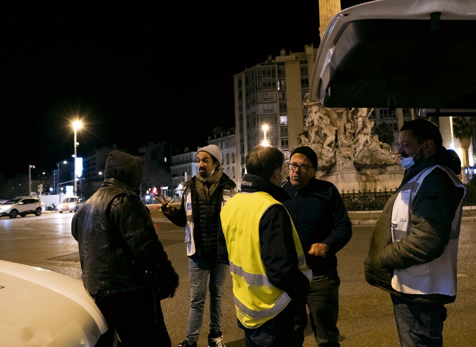 Tournée auprès des personnes en errance à Marseille