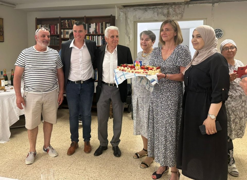 Cocktail anniversaire pour 25 ans de présence de l'équipe à Carnoux
