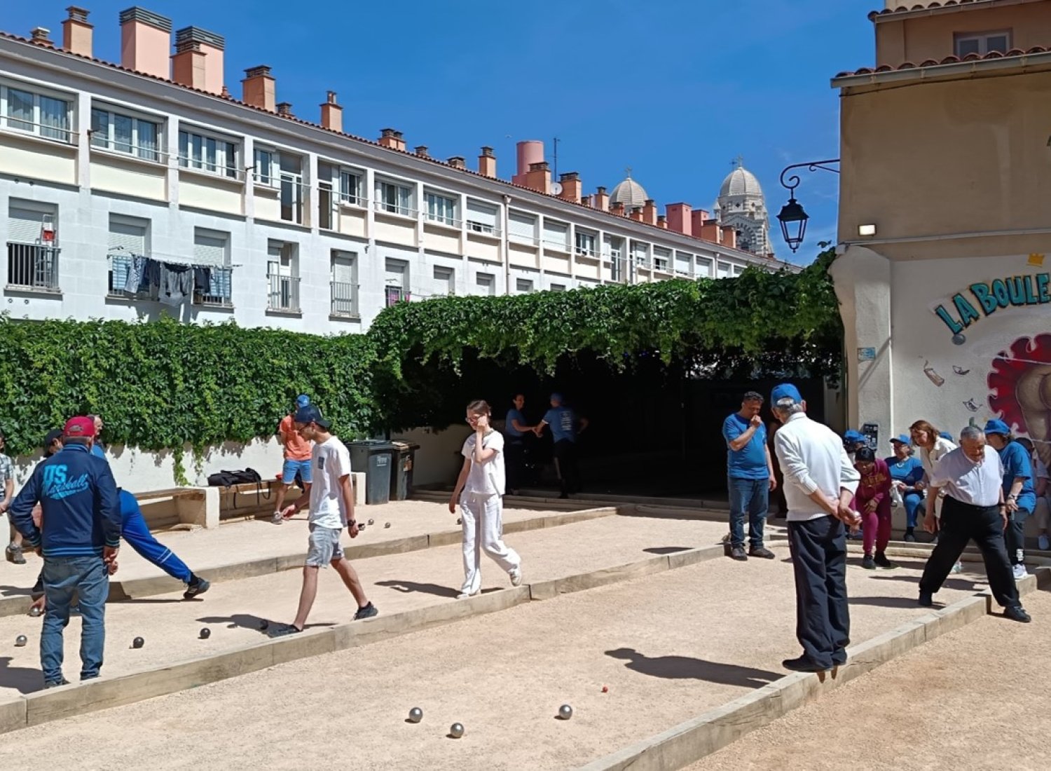 Partie de pétanque à La Boule des Vents