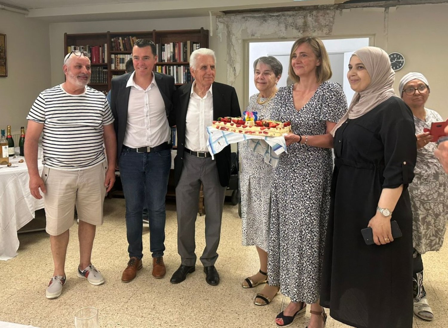 Cocktail anniversaire pour 25 ans de présence de l'équipe à Carnoux