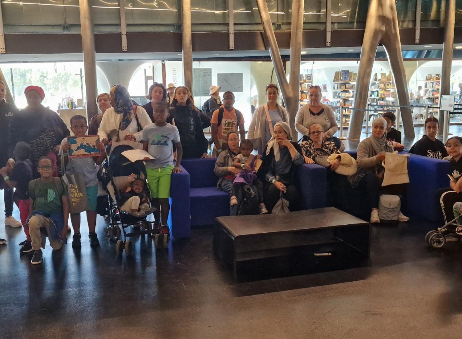 Les acteurs de l'accueil des Caillols visitent le MUCEM
